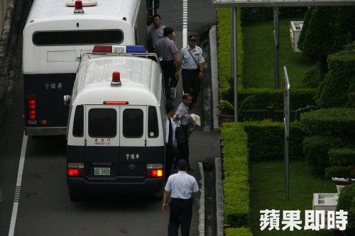 藝人胡瓜(下車者)也曾因吸毒被送至台北看守所戒毒。資料照片